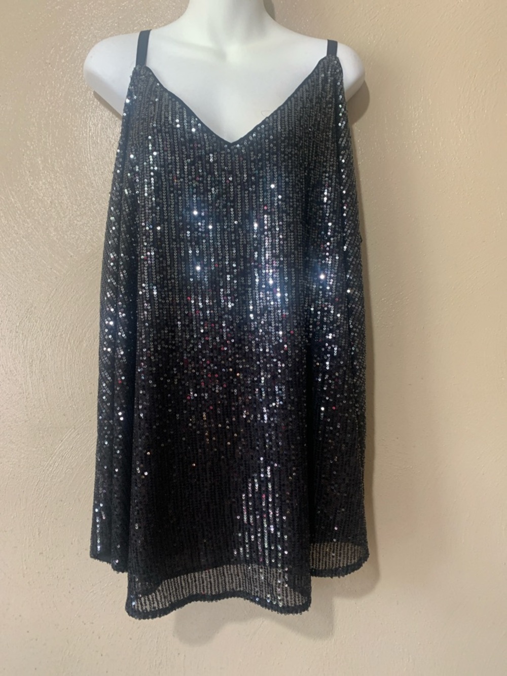 Torrid 3X Black Sequin Top, Lined NWT